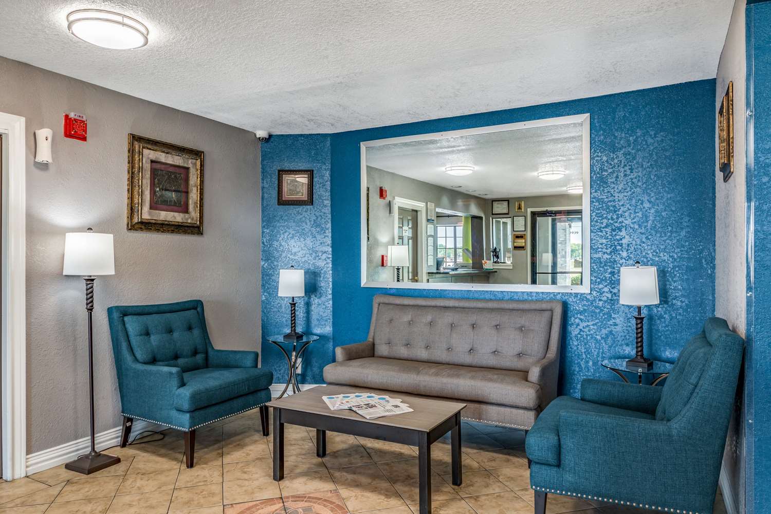Quality Inn I-10 East near Frost Bank Center 24/42