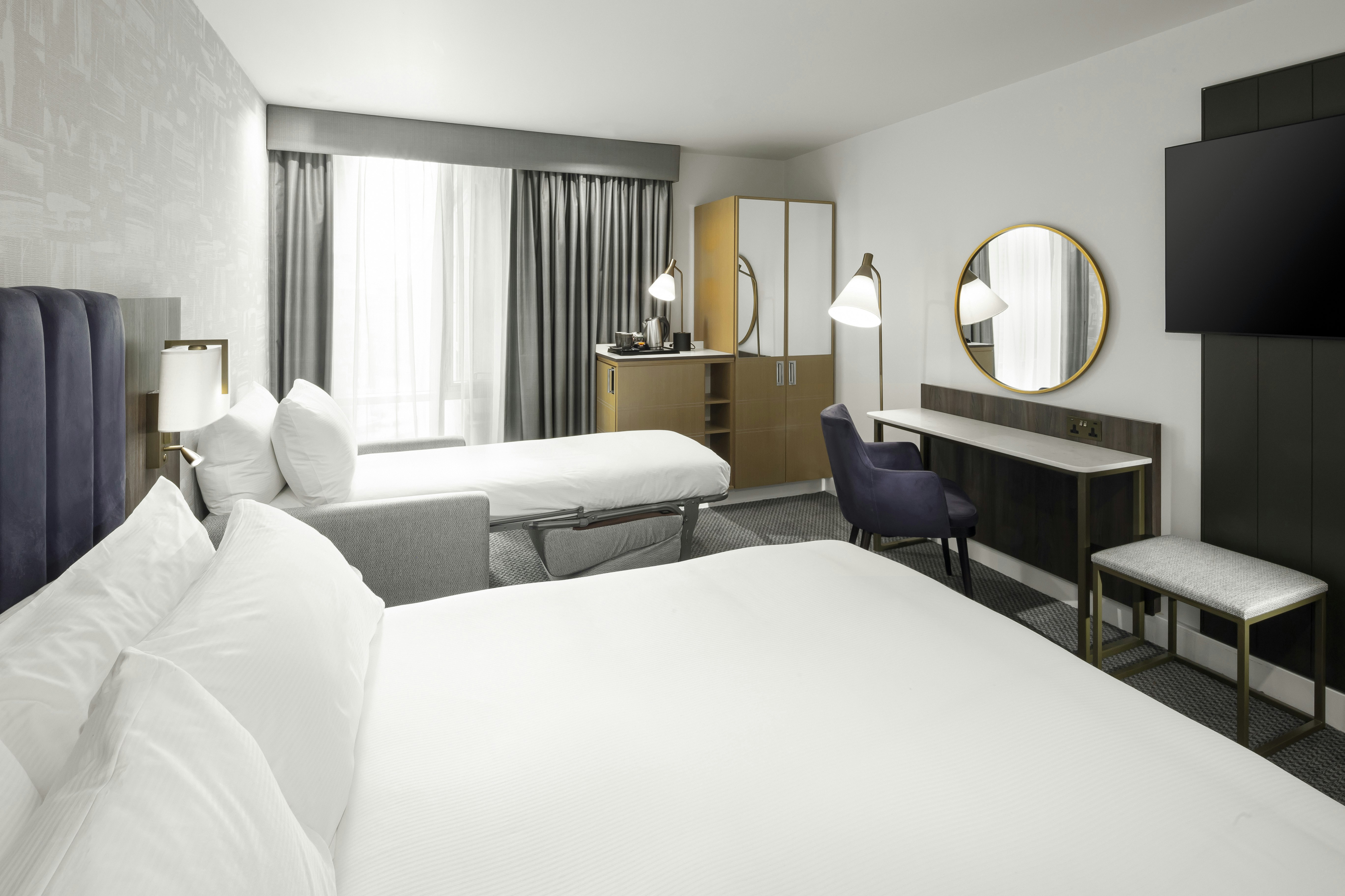 ROOM, KING BED, SOFA, ACCESSIBLE