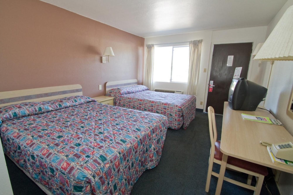 Brooks Street Motor Inn 10/30