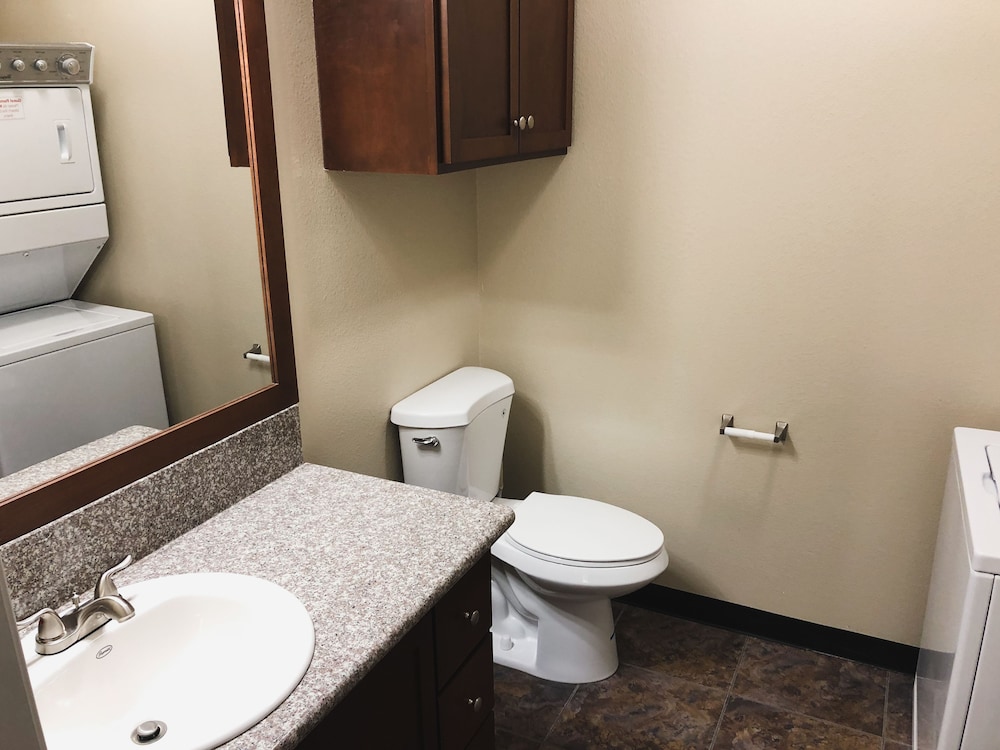 Freeport Extended Stay Studios 48/50