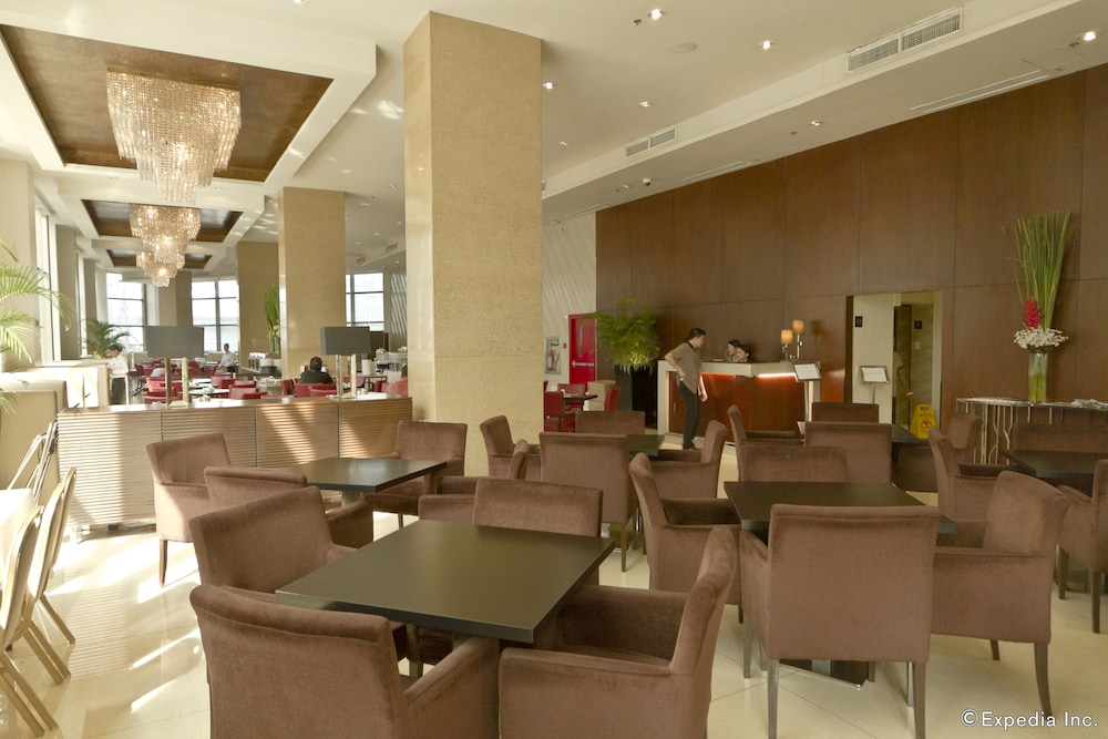 Mandarin Plaza Hotel 43/53