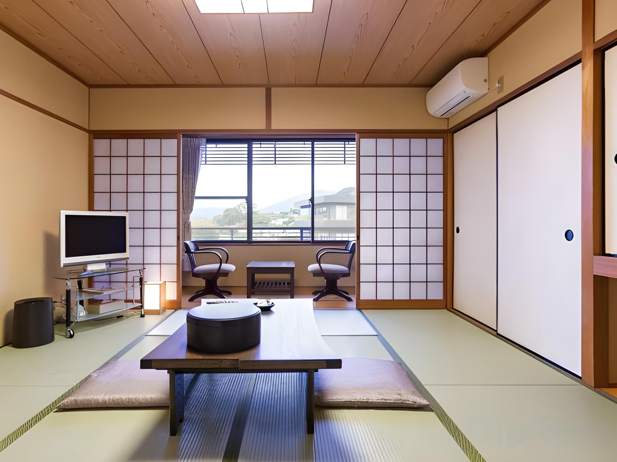 غرفة يابانية بفرشتي فوتون بحمام مشترك، Kyoto Higashiyamasou 1/1