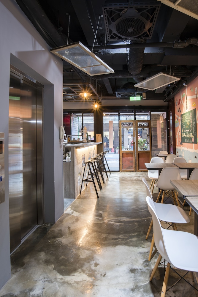 Old Door Hostel & Bar 46/57
