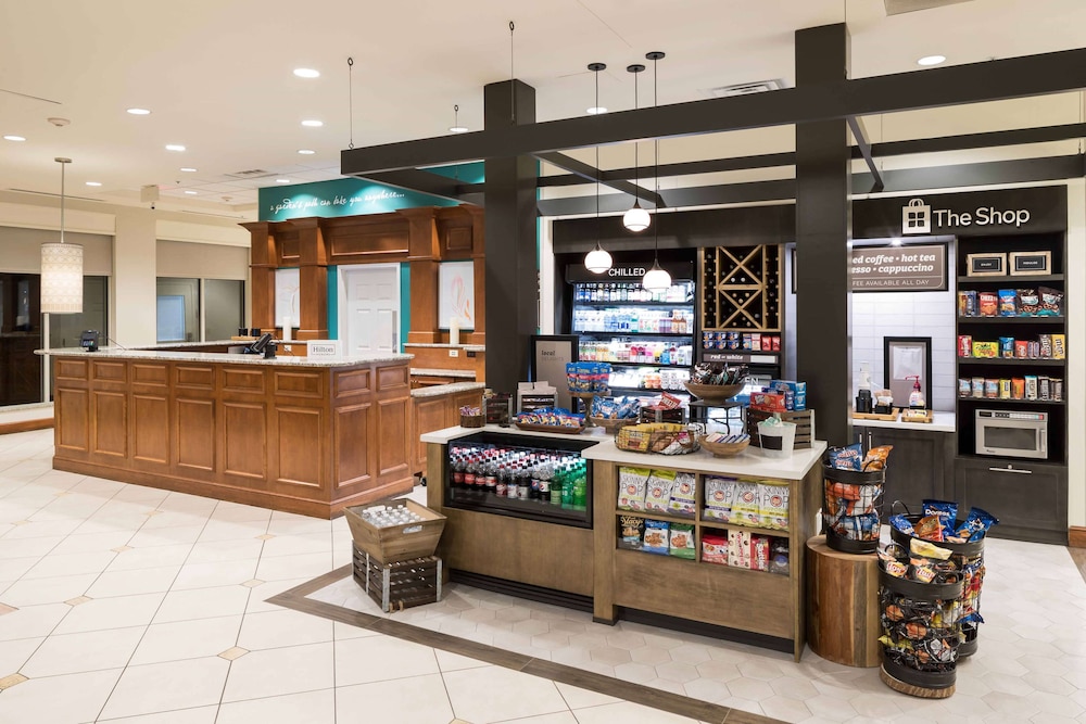 Hilton Garden Inn Lake Forest Mettawa 33/46