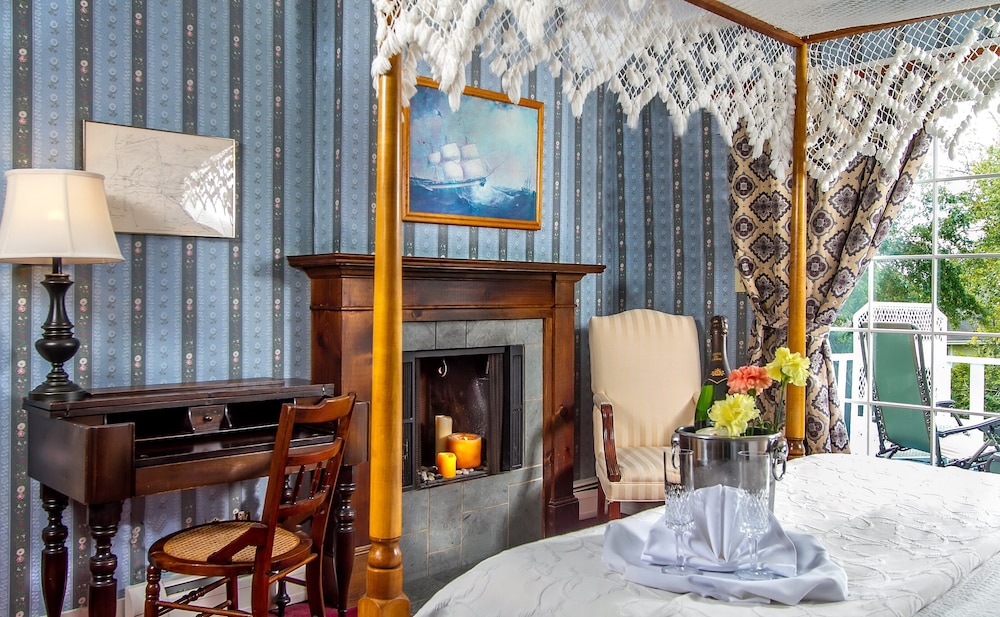 Queen Anne Inn 1/71