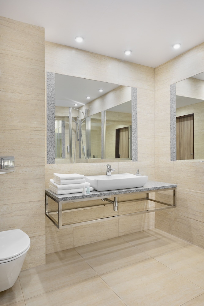 HOTEL MODERNO 34/63