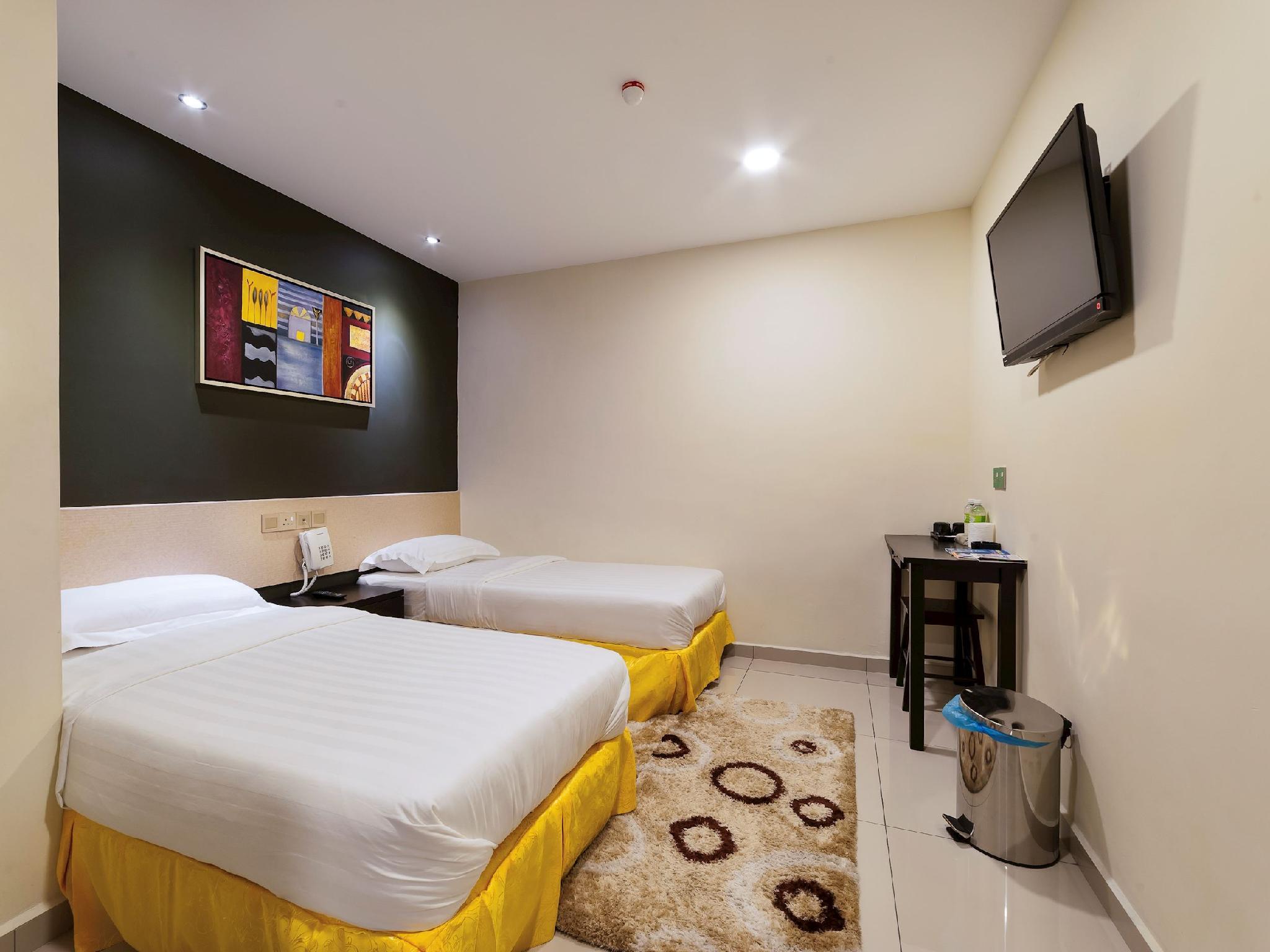 Room, Twin Beds, No Window