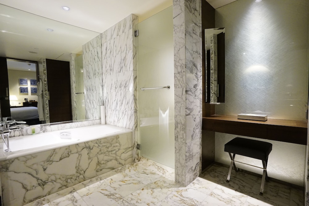 Grand Hyatt Hotel Singapore 9/76