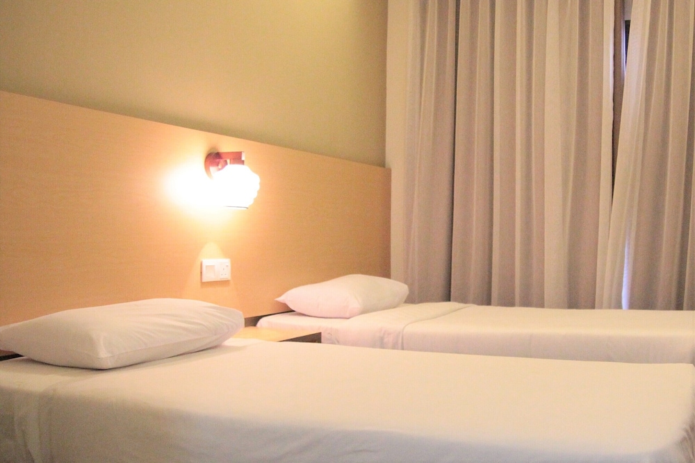 Lipis Plaza Hotel 14/24