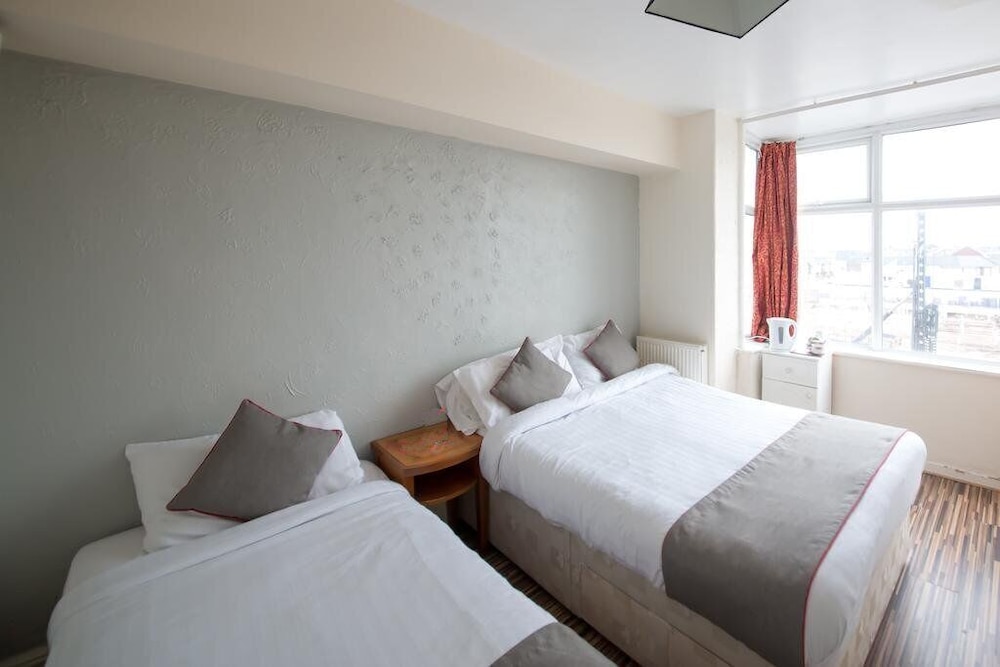 FAMILY, 4 BEDS, PRIVATE BATHROOM