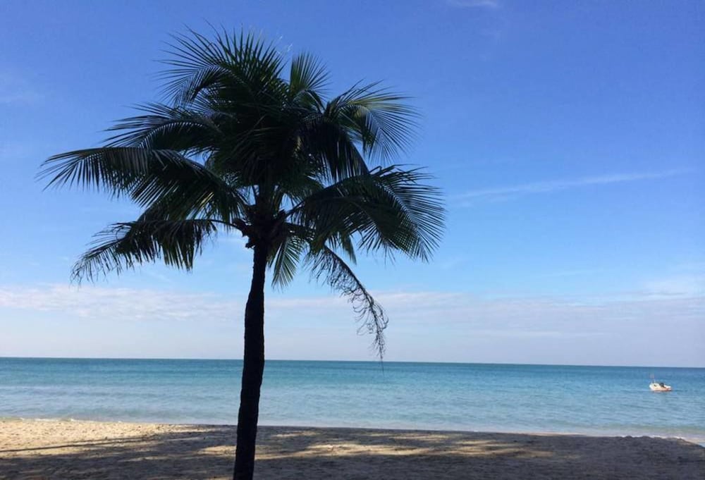 Apple Beachfront Resort 48/69