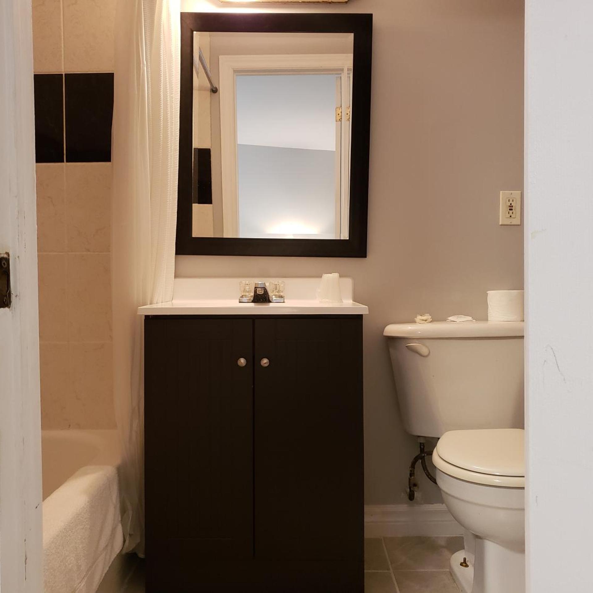 Regency Inn & Suites 33/33