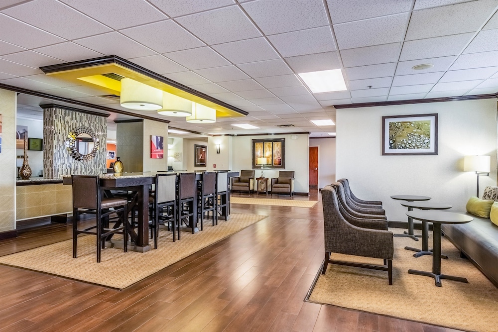 Wingate by Wyndham Conway, AR 37/52