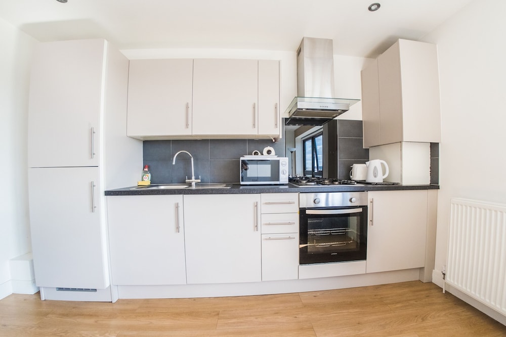 Ilford Tower Apartments 9/45