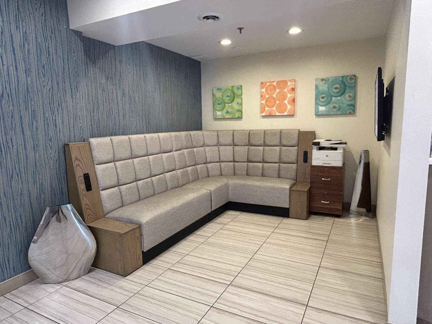 Best Western Erie Inn & Suites 8/10