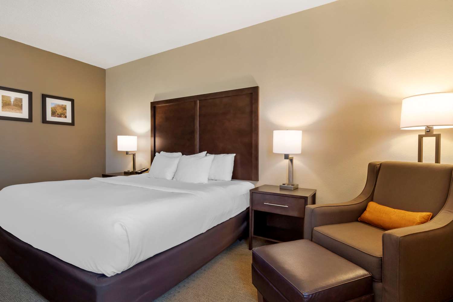 غرفة بسرير كينج لذوي الإعاقة، Comfort Inn & Suites Macon, MO 3/5