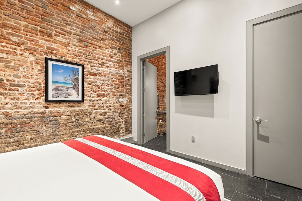 4 Bedrooms, Elite, Suite, 3 King Beds, Queen Bed, Sofa, Pool Access، The Natchez Vacation Rentals 5/10