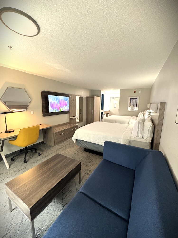 Holiday Inn Express & Suites Sandy - South Salt Lake City, an IHG Hotel 35/56