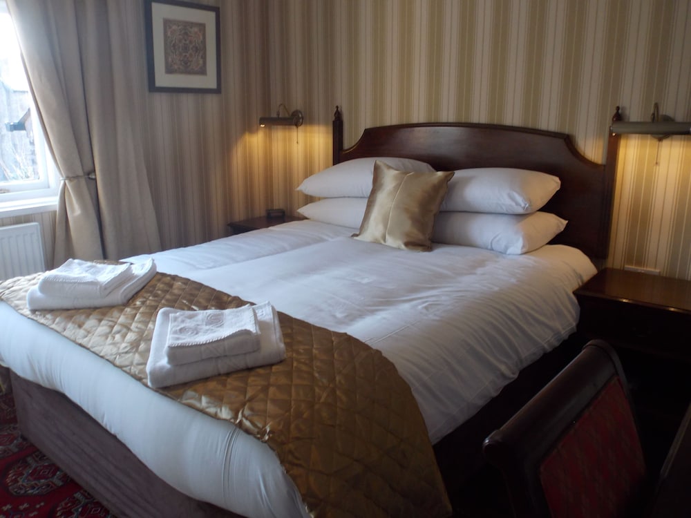 Mountford Hotel 11/28