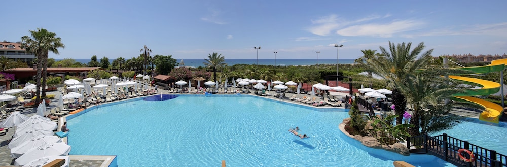 Alba Resort Hotel 45/50
