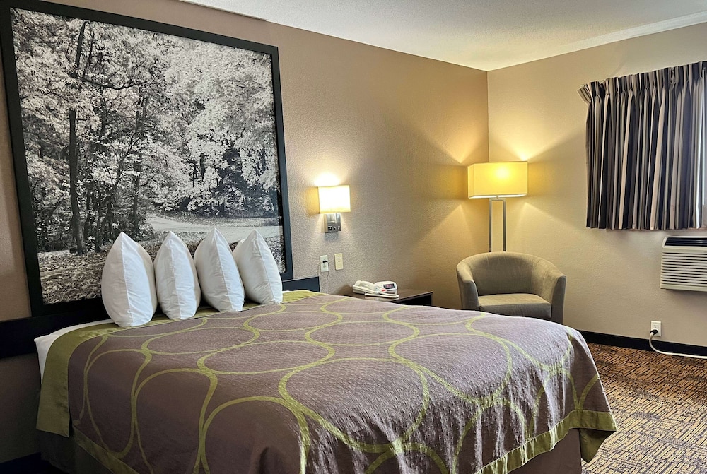 Super 8 by Wyndham Indianapolis/Emerson Ave 9/26