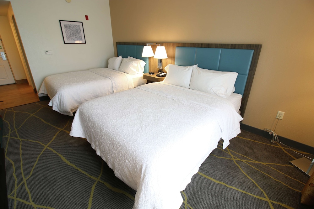 Hampton Inn Suites Palm Coast 23/72