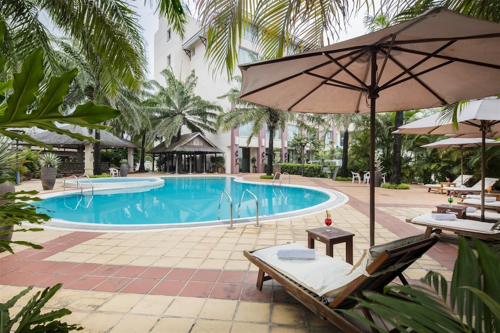 Saigon Quangbinh Hotel And Resort 56/58