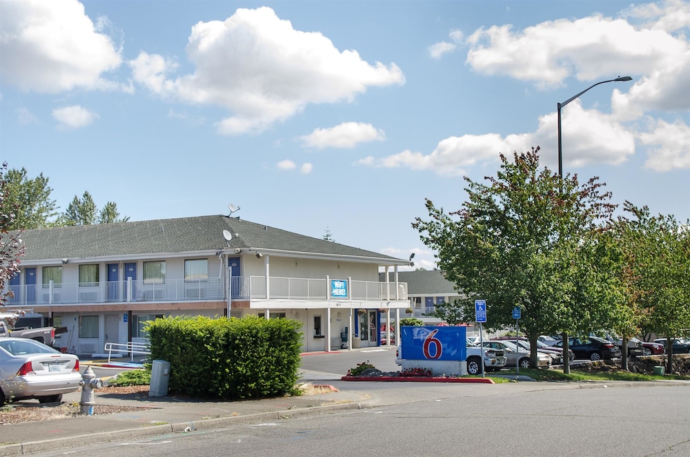 Motel6 Tacoma, WA - South 33/46