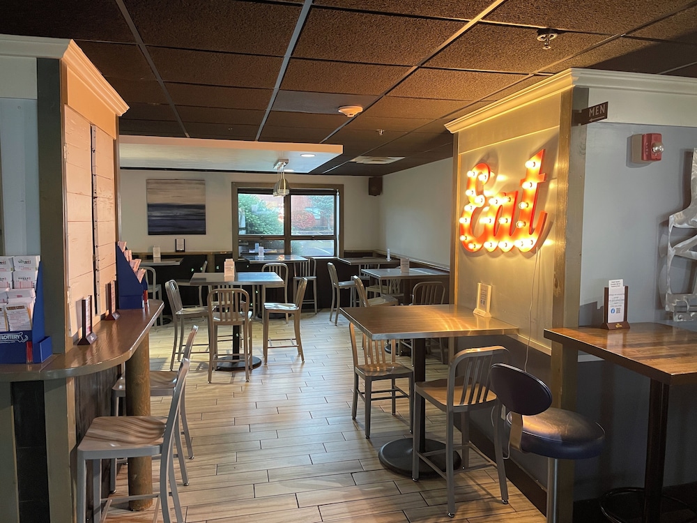 Lakeside Inn 54/73