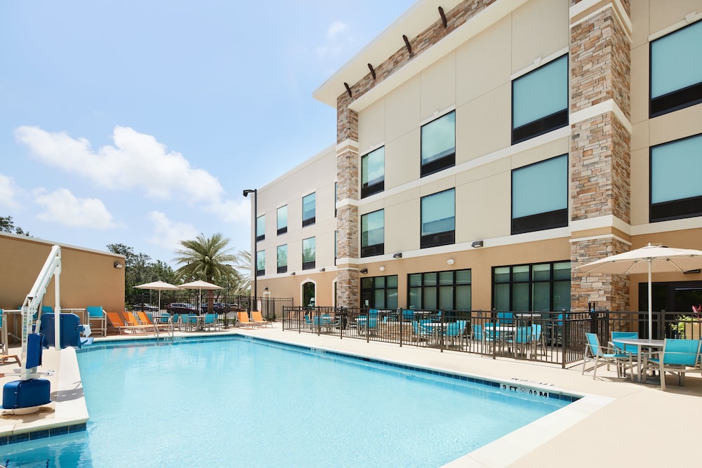 Holiday Inn Express & Suites Gulf Breeze Pensacola Area 5/52