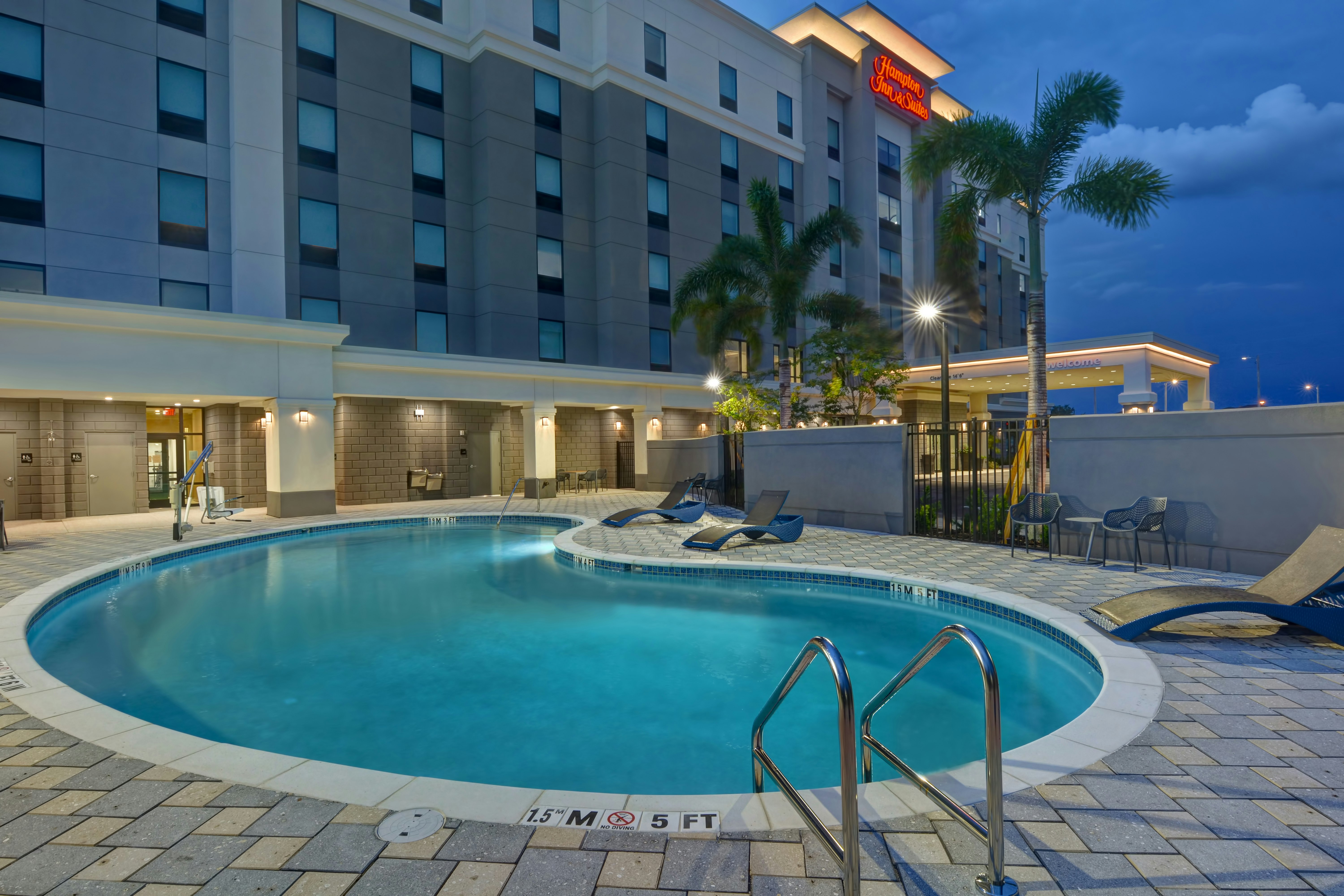 Hampton Inn Suites Tampa Riverview Brandon Fl 8/26