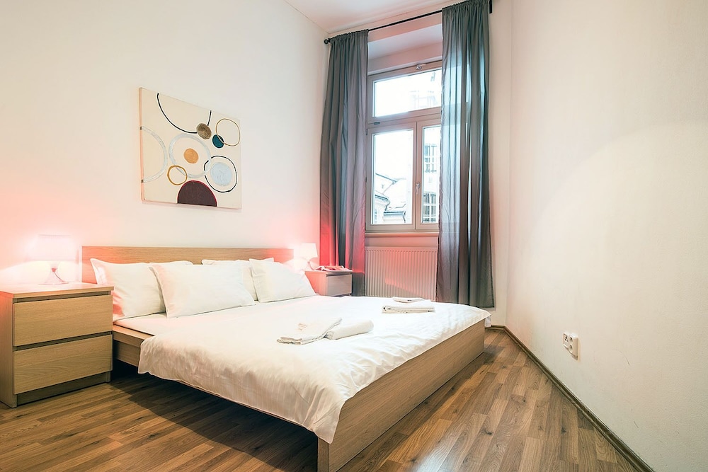 2 BEDROOMS, APARTMENT