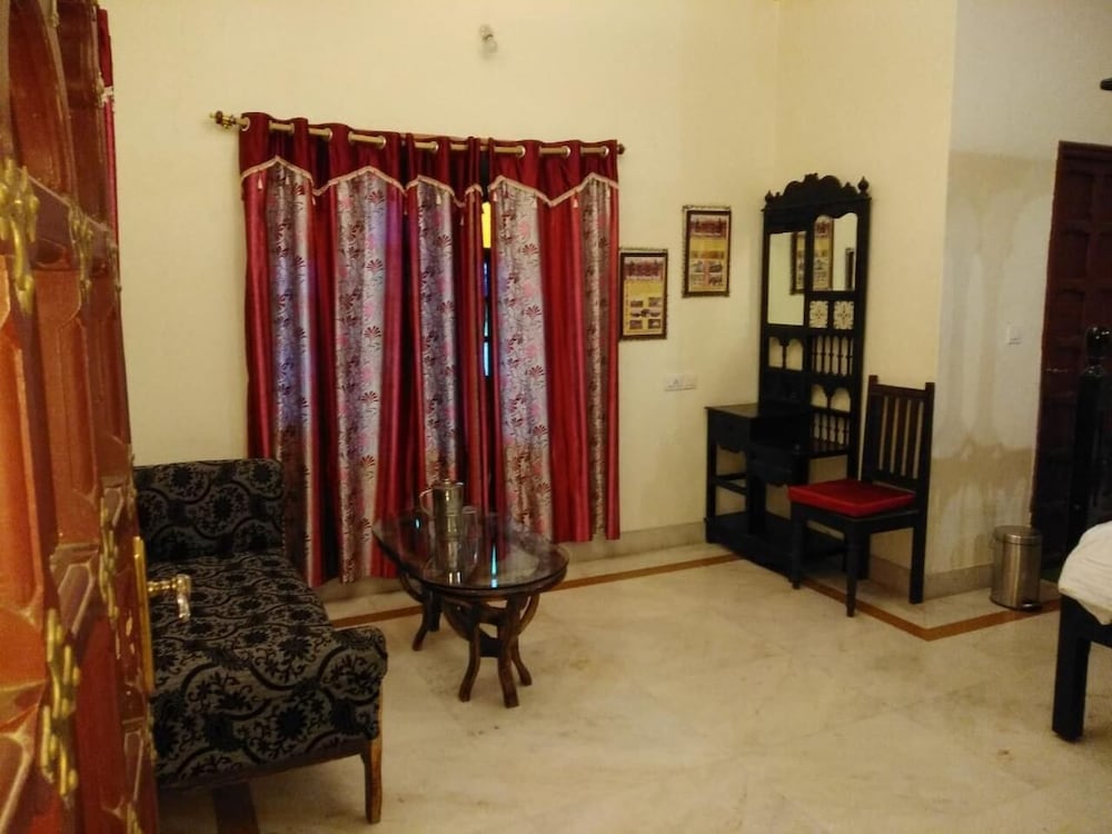 Kuchaman Haveli 30/50