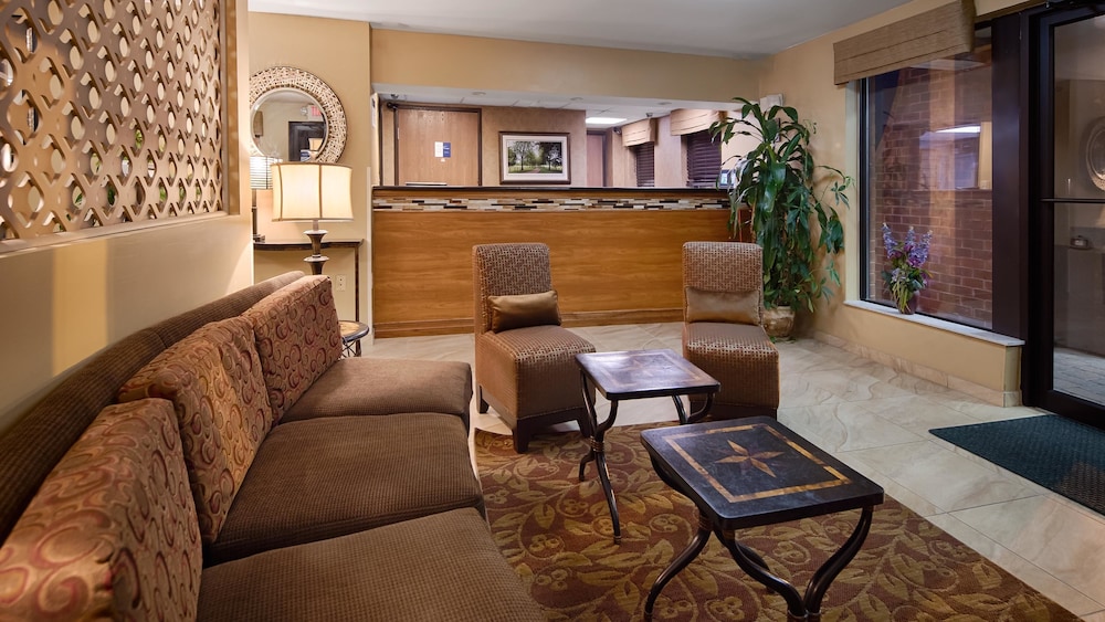 MHO INN and SUITES 35/48