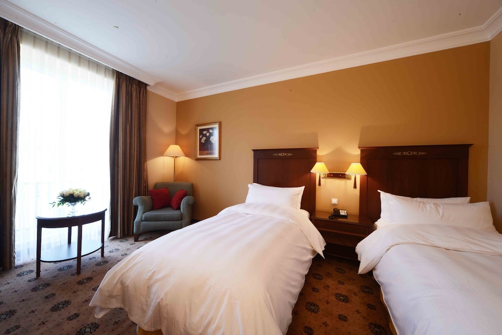 Lotte City Hotel Tashkent Palace 14/64