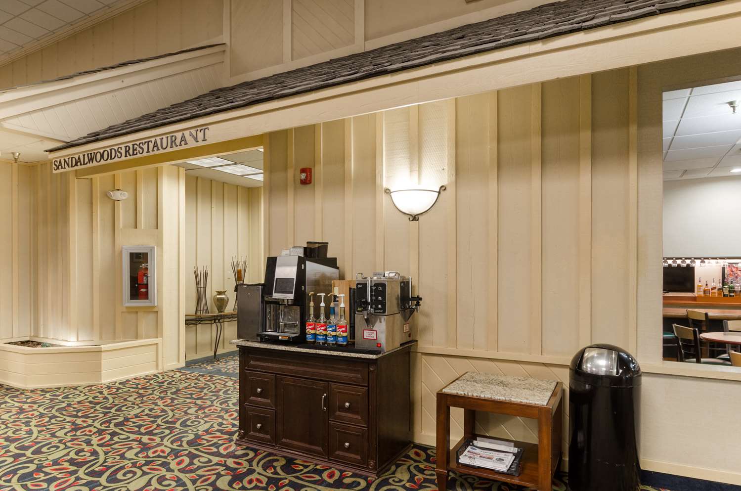 Red Lion Hotel Conference Center Cheyenne 20/65