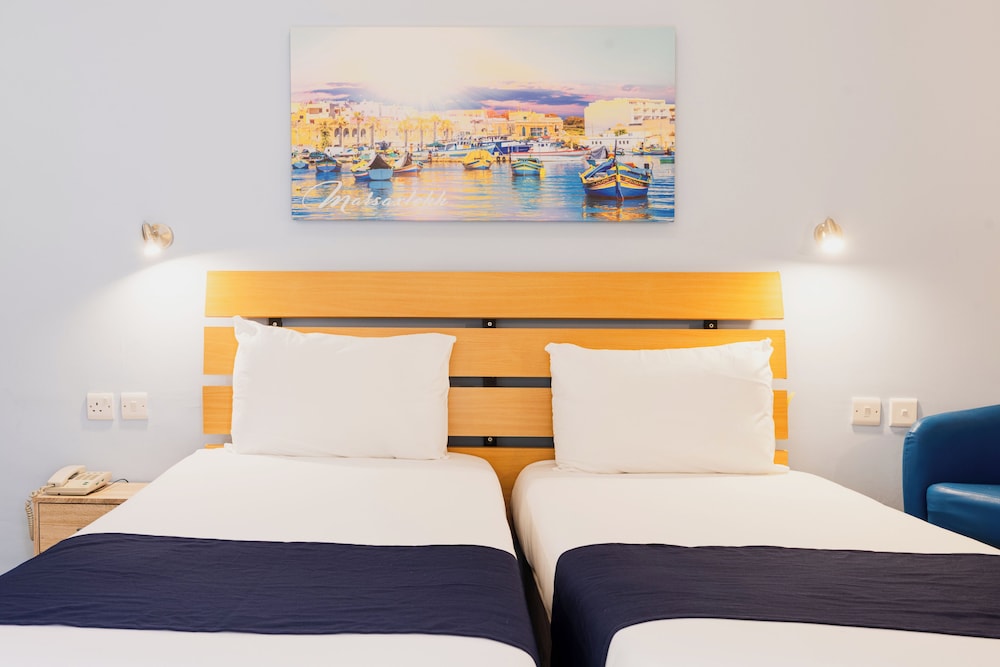 Inland, Twin Beds, Balcony
