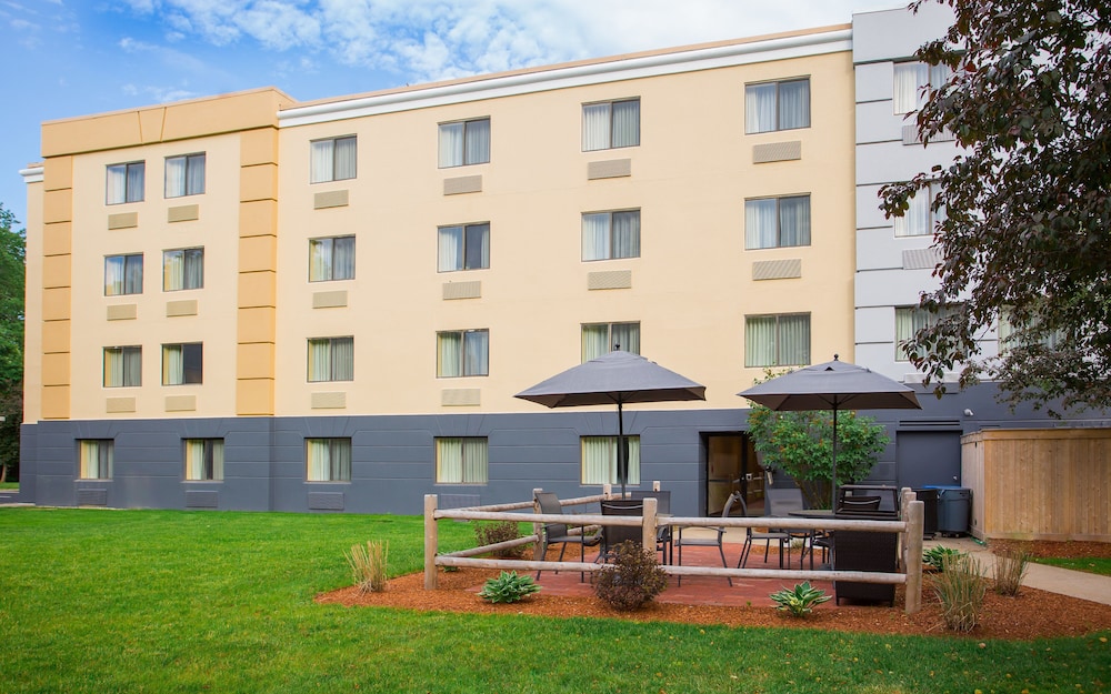 Fairfield Inn Suites Raynham Middleborough Plymouth in MIDDLEBOROUGH - MA