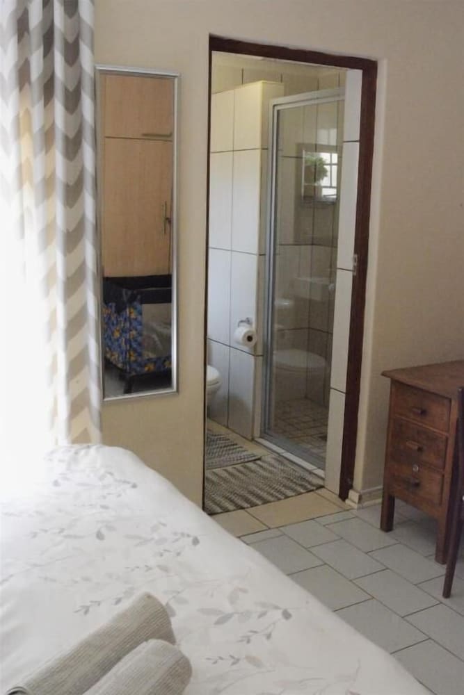 Pta East Guest Rooms 25/46