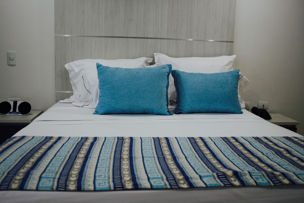Hotel Madeiro 24/64