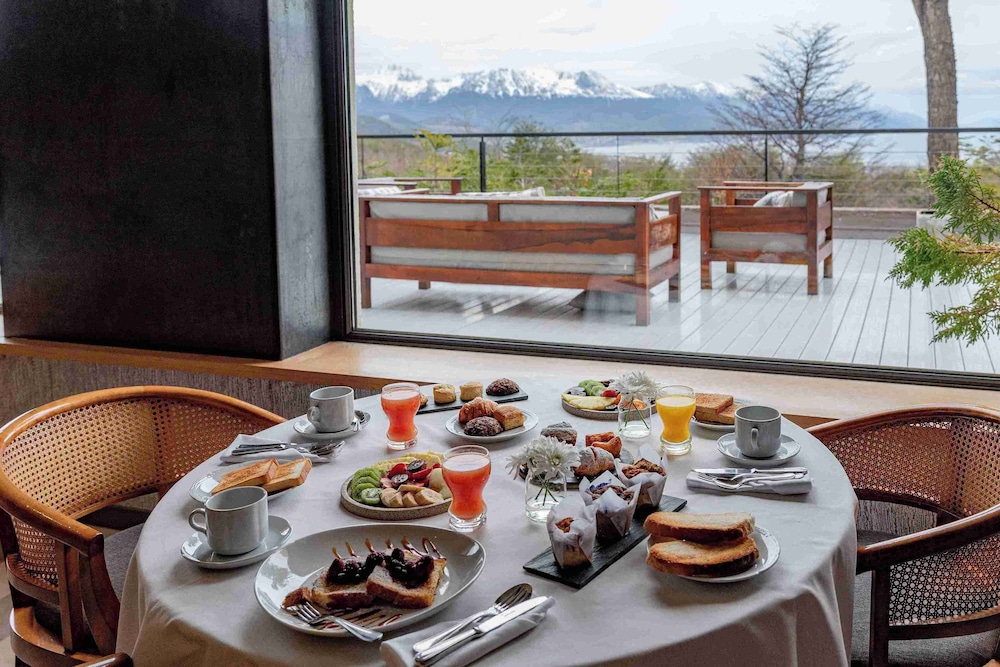 LAS HAYAS RESORT HOTEL 35/50