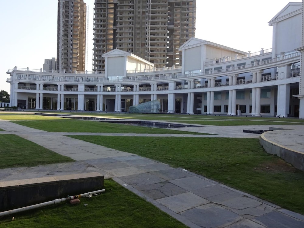 Amanora the Fern Hotels And Club 68/71