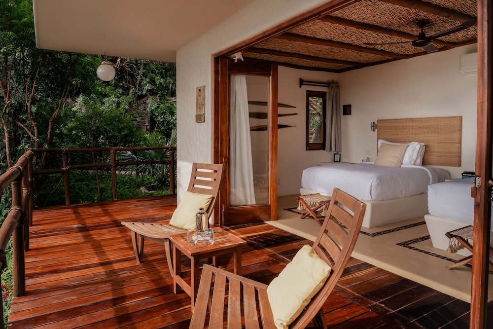 Zoa Hotel 24/67