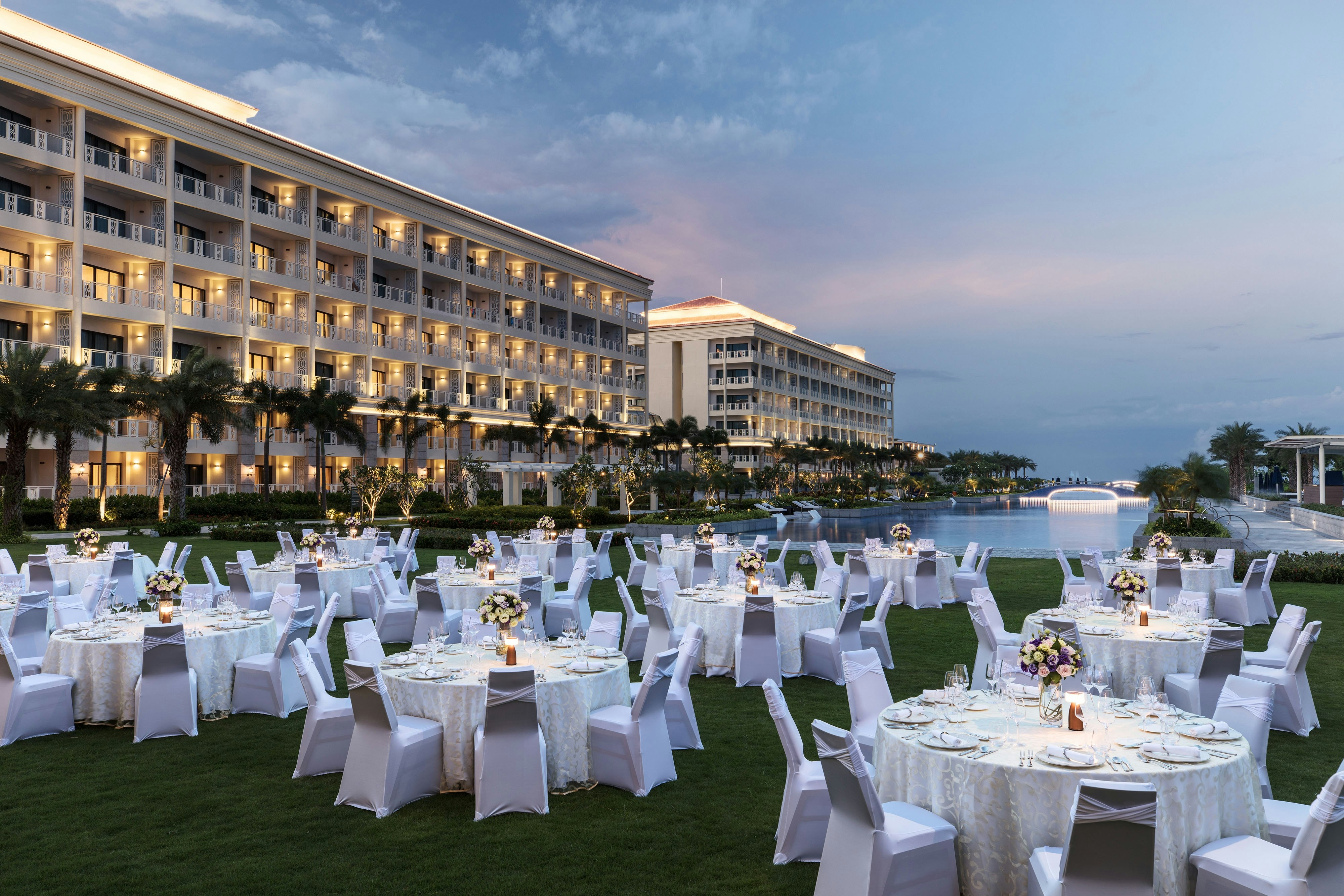 Sheraton Grand Danang Beach Resort and Spa 46/47