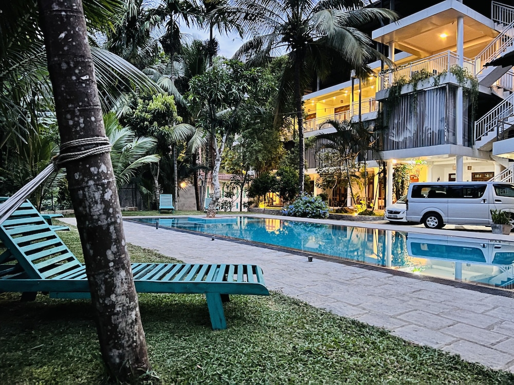 Heavens Holiday Resort 35/41