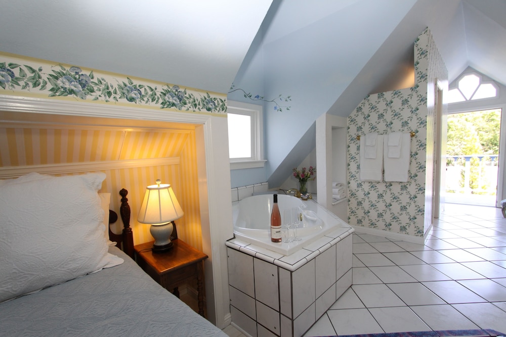 Napa Inn 23/50
