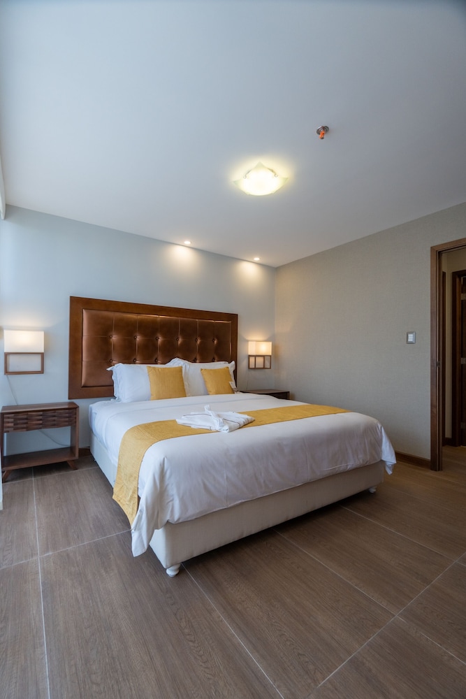 SUPERIOR, APARTMENT, 2 QUEEN BEDS, CITY VIEW