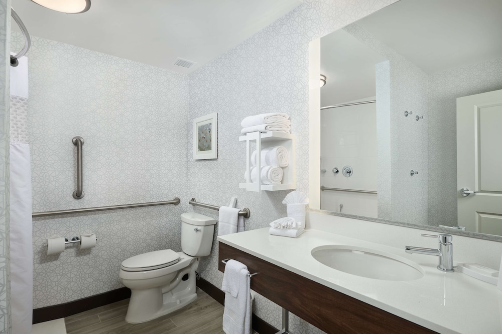 Hampton Inn Fairfax City 14/40
