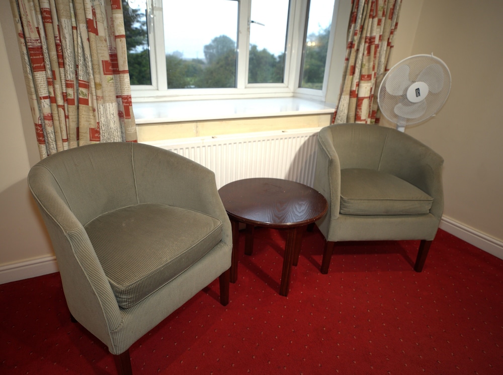 CONSORT HOTEL 30/51