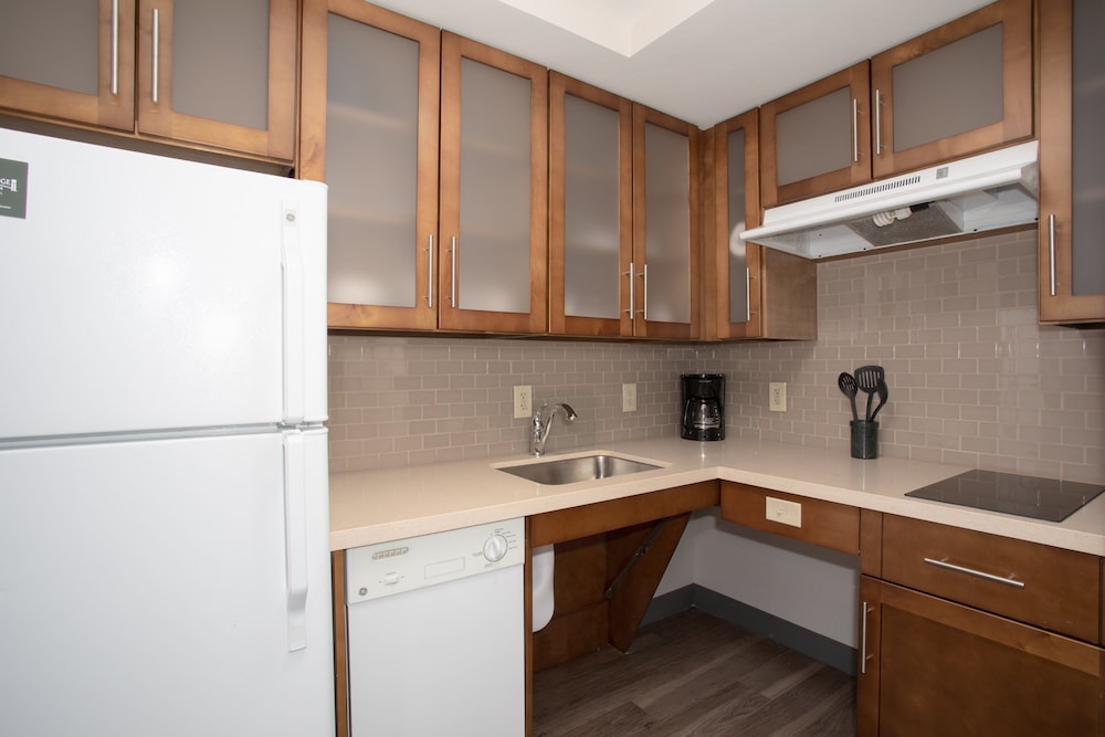 STAYBRIDGE SUITES DENVER INTERNATIONAL AIRPORT 51/63